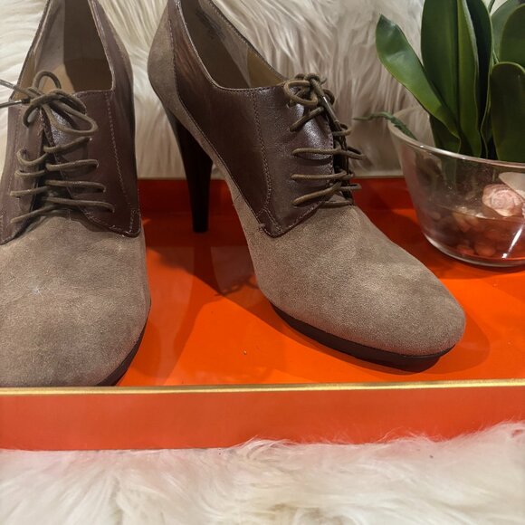 Mocha Suede & Brown Leather Lace-Up Oxfords – Size [size 11] - Picture 1 of 4